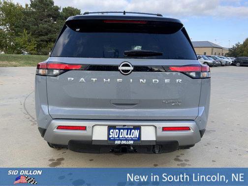 2025 Nissan Pathfinder Platinum 4WD