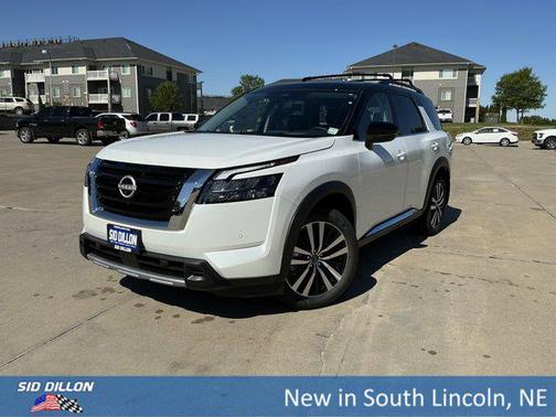 2025 Nissan Pathfinder Platinum 4WD