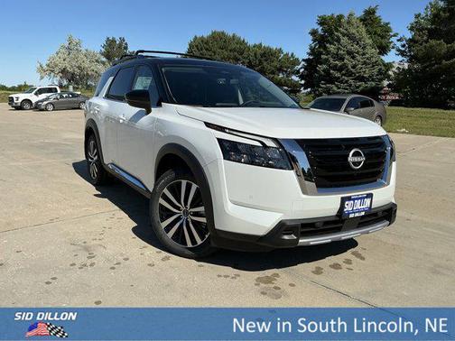 2025 Nissan Pathfinder Platinum 4WD