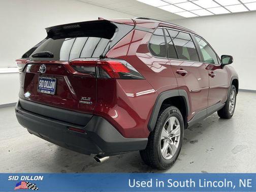 2022 Toyota RAV4 Hybrid XLE