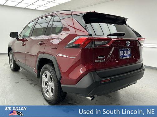 2022 Toyota RAV4 Hybrid XLE