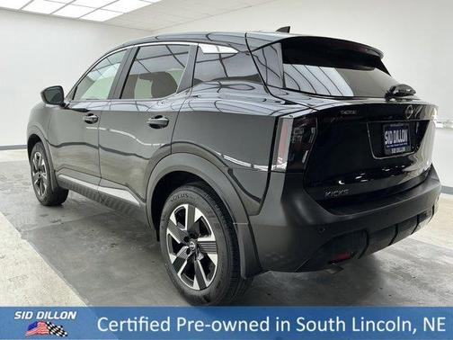Super Black 2025 Nissan Kicks SV