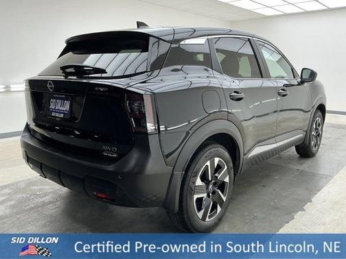 Super Black 2025 Nissan Kicks SV