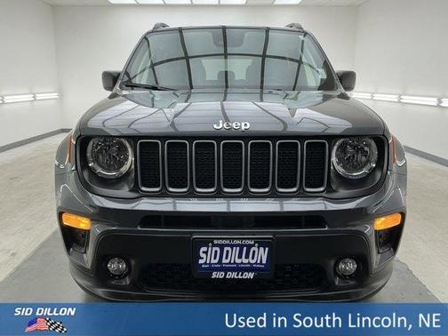 Graphite Gray 2022 Jeep Renegade Latitude
