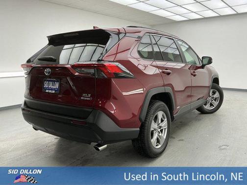 2022 Toyota RAV4 Hybrid XLE