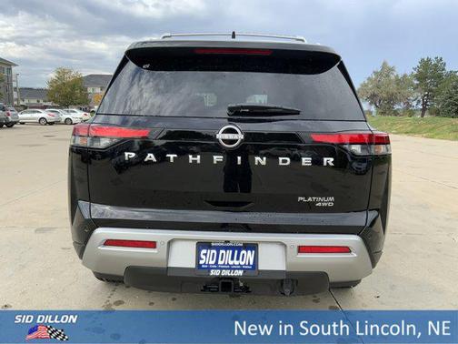 2025 Nissan Pathfinder Platinum 4WD