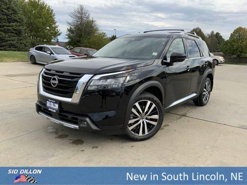 2025 Nissan Pathfinder Platinum 4WD