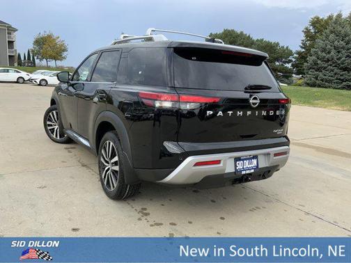 2025 Nissan Pathfinder Platinum 4WD