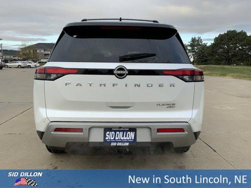 2025 Nissan Pathfinder Platinum 4WD