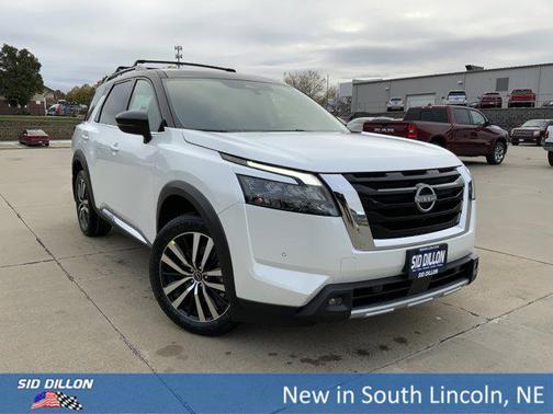 2025 Nissan Pathfinder Platinum 4WD