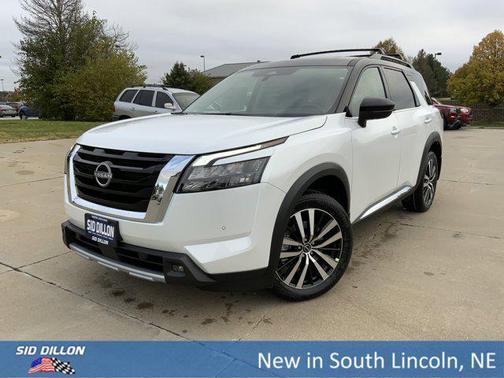 2025 Nissan Pathfinder Platinum 4WD