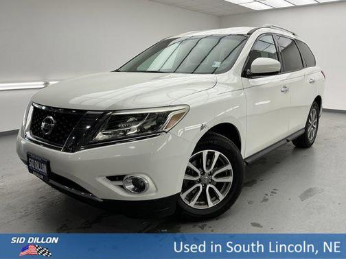 2016 Nissan Pathfinder SV