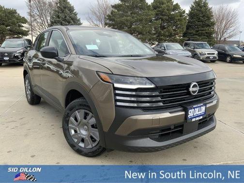 Canyon Bronze M 2026 Nissan Kicks S