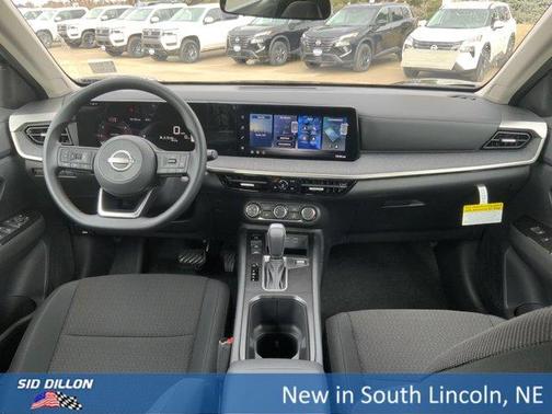 Canyon Bronze M 2026 Nissan Kicks S