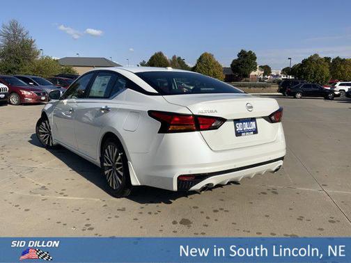 2025 Nissan Altima SV FWD