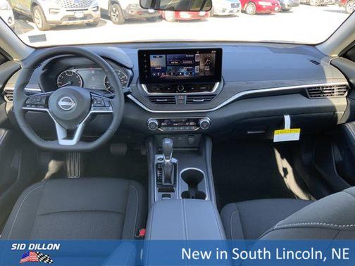 2025 Nissan Altima SV FWD