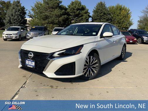 2025 Nissan Altima SV FWD