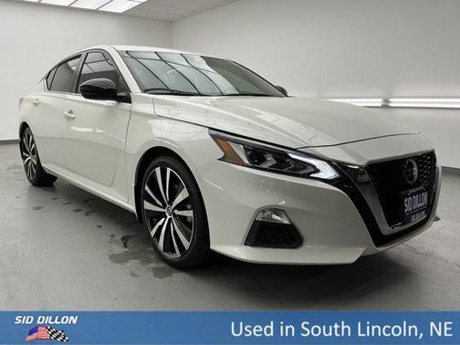 2022 Nissan Altima SR FWD
