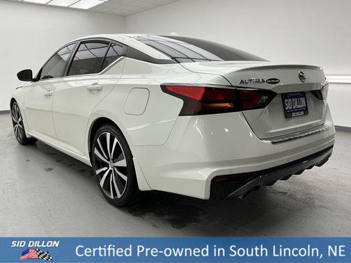 2022 Nissan Altima SR FWD
