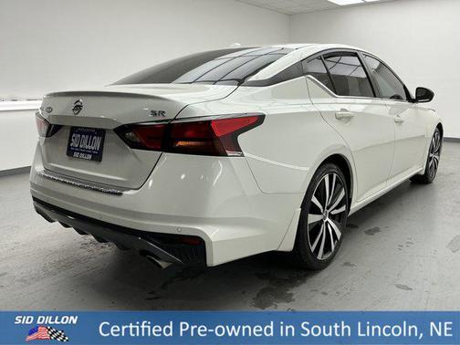 2022 Nissan Altima SR FWD