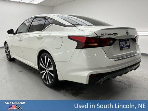 2022 Nissan Altima SR FWD