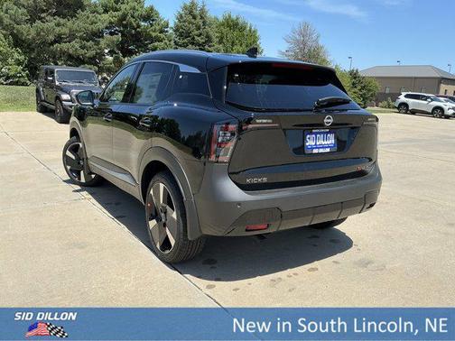 2025 Nissan Kicks SR