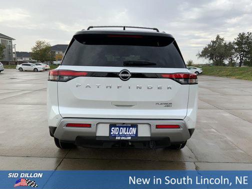 2025 Nissan Pathfinder Platinum 4WD