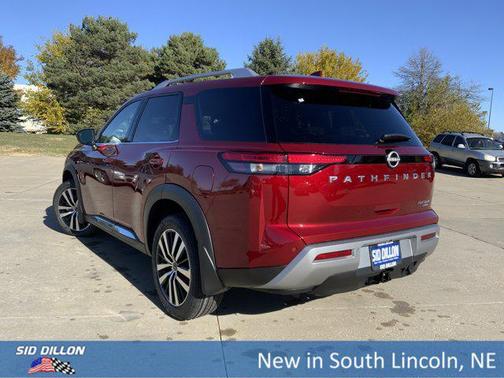 2025 Nissan Pathfinder Platinum 4WD