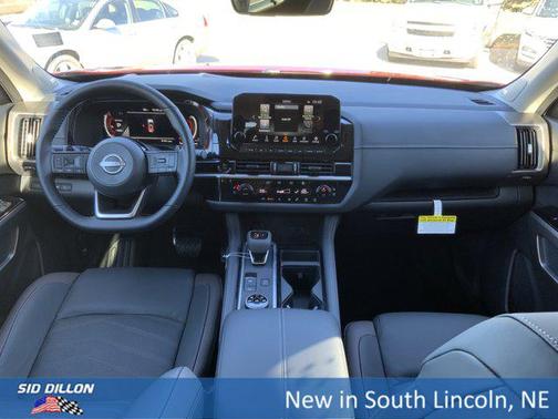 2025 Nissan Pathfinder Platinum 4WD