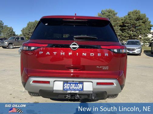 2025 Nissan Pathfinder Platinum 4WD