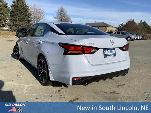 2025 Nissan Altima SR FWD