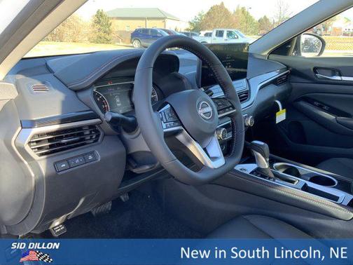 2025 Nissan Altima SR FWD