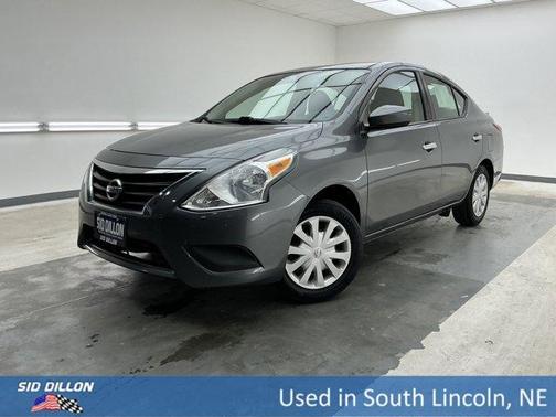 Gun Metallic 2017 Nissan Versa 1.6 SV