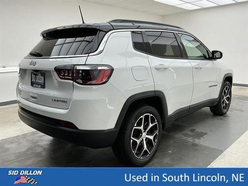 Bright White Clearcoat 2024 Jeep Compass Limited