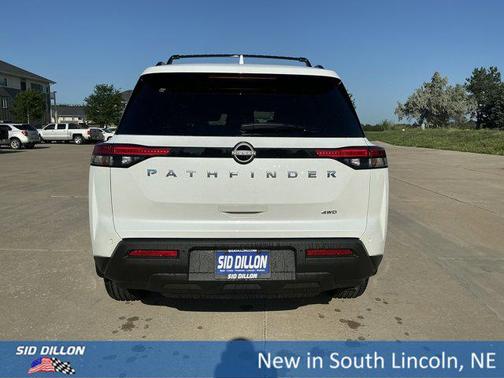 2025 Nissan Pathfinder SV 4WD
