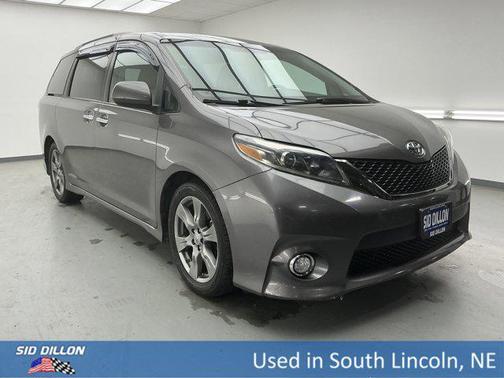 2017 Toyota Sienna SE
