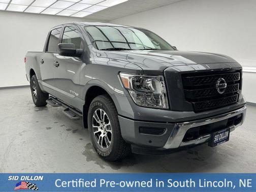 2022 Nissan Titan SV