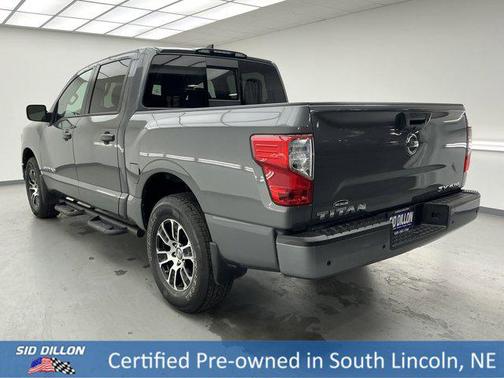 2022 Nissan Titan SV