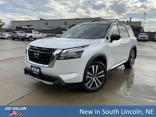 2025 Nissan Pathfinder Platinum 4WD