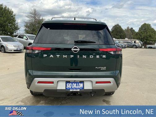 2025 Nissan Pathfinder Platinum 4WD