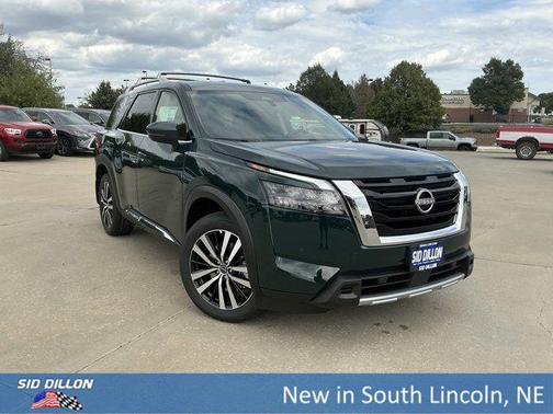 2025 Nissan Pathfinder Platinum 4WD