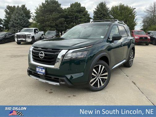 2025 Nissan Pathfinder Platinum 4WD