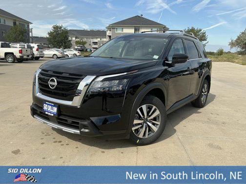 2025 Nissan Pathfinder SL 4WD