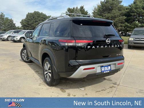 2025 Nissan Pathfinder SL 4WD