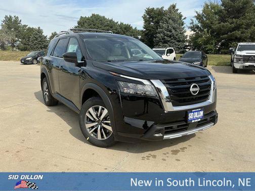 2025 Nissan Pathfinder SL 4WD