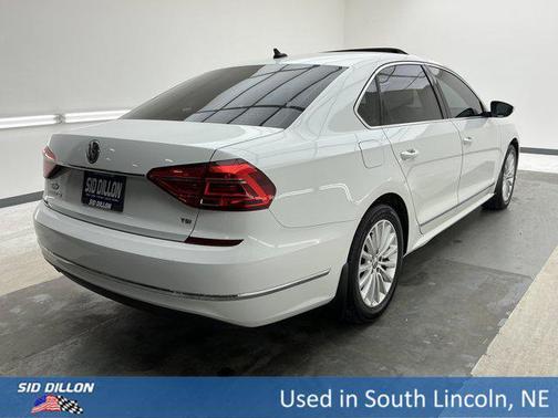 2016 Volkswagen Passat 1.8T SE