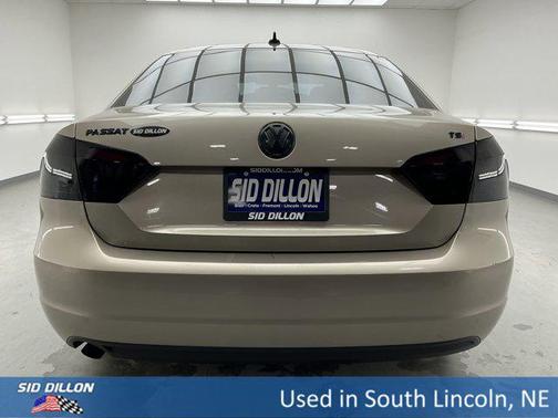 2015 Volkswagen Passat 1.8T Limited Edition