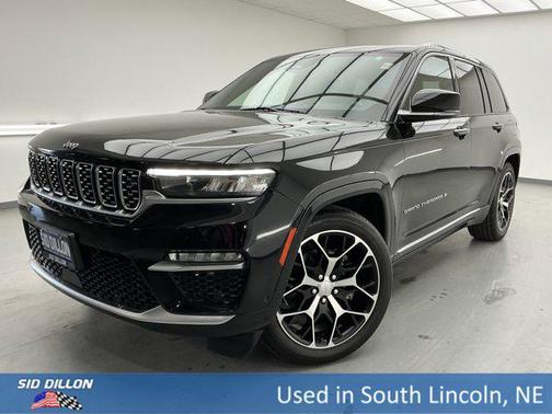 2022 Jeep Grand Cherokee Summit