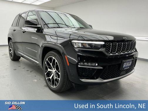 2022 Jeep Grand Cherokee Summit