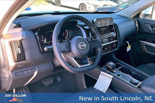 2025 Nissan Pathfinder Platinum 4WD